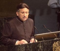 Musharraf seeks 'short' military campaign against Taliban